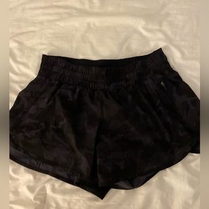 Lululemon track that shorts